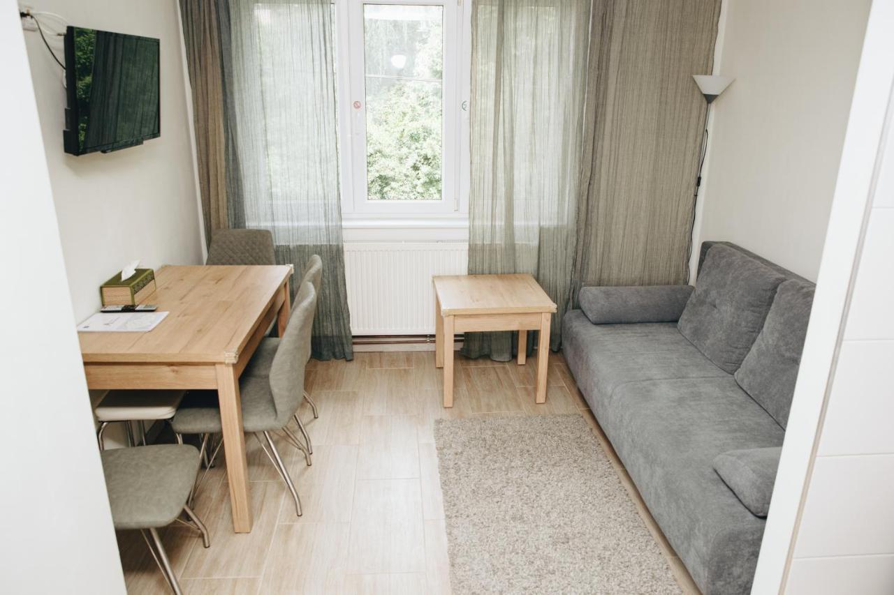 Alisa Apartments Kostomlaty nad Labem Esterno foto